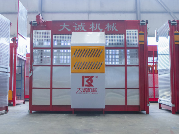 施工電梯 施工電梯