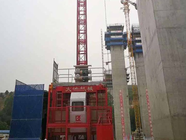 中鐵十九局集團(tuán)使用大誠(chéng)機(jī)械施工電梯、物料提升機(jī)案例